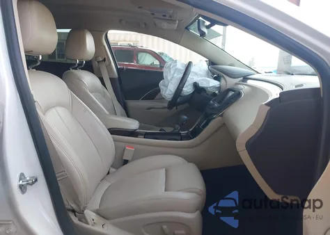 2015 Buick Lacrosse Leather z USA, uszkodzony, nr VIN 1G4GB5GR5FF330034